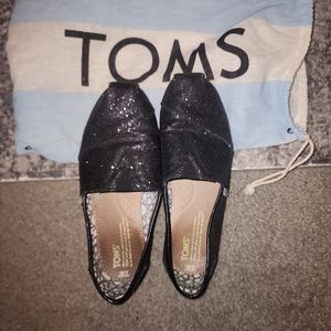 Toms